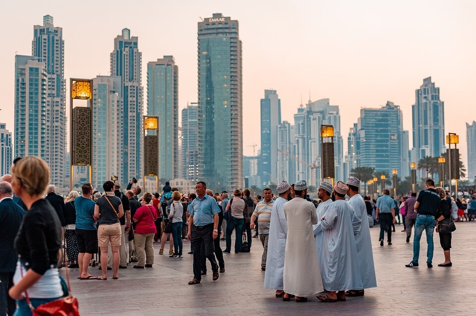How to choose between Modern Standard Arabic and dialect